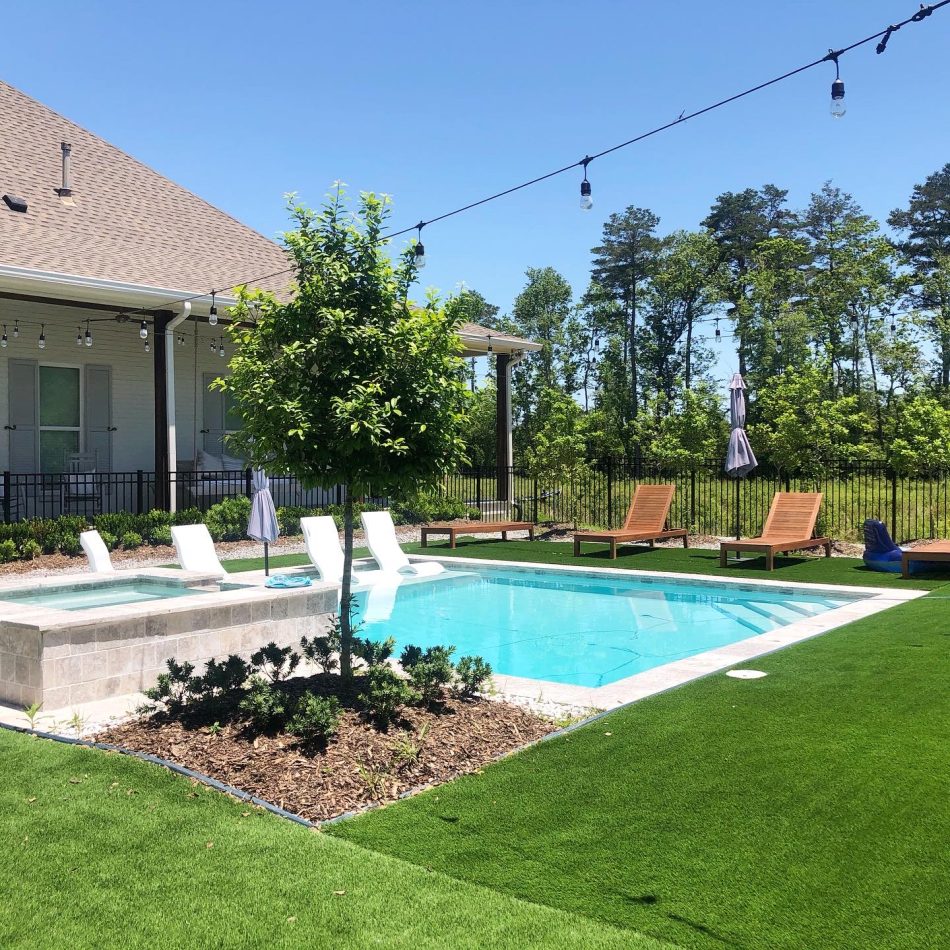 Why Spring Is the Perfect Time to Upgrade Your Fence