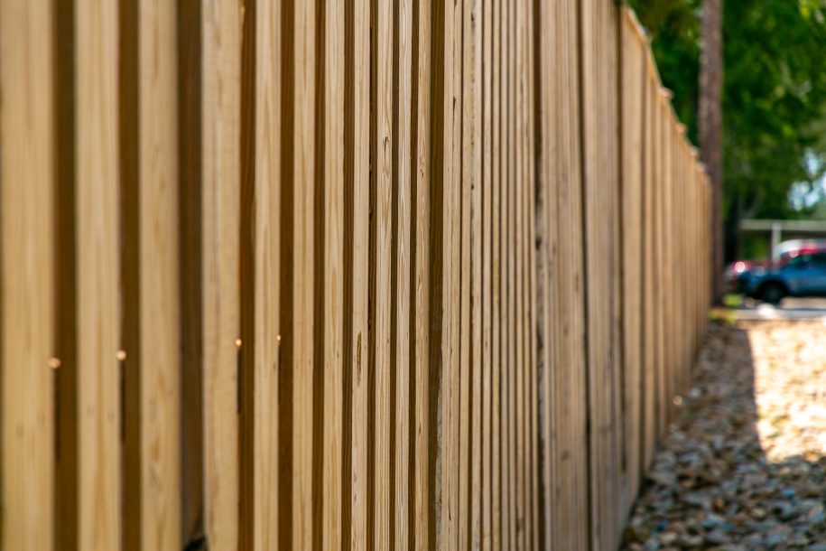 How to Maintain Your Wood Fence in Baton Rouge’s Weather